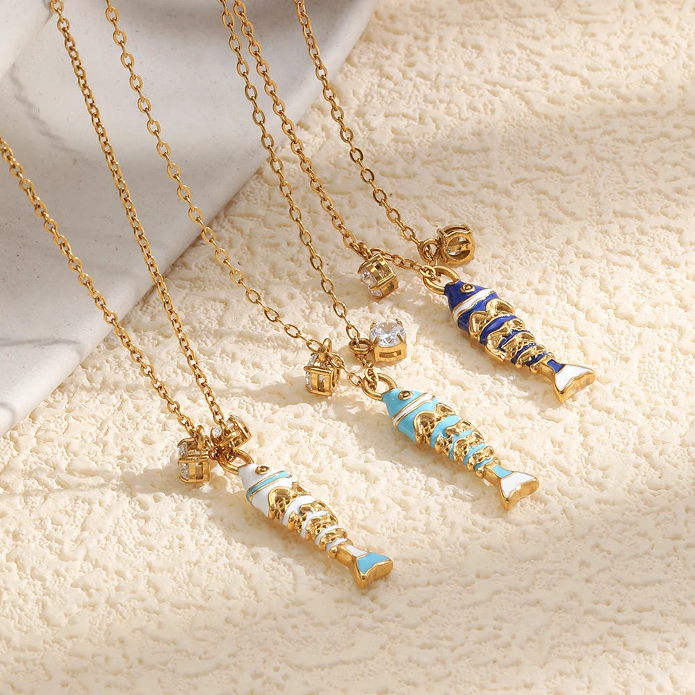 Golden Catch Necklace — Waterproof